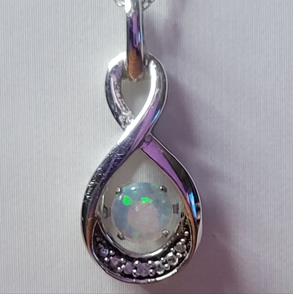 Simply Stunning Pulse Opal and Sterling Silver (925) Necklace - Picture 4 of 10